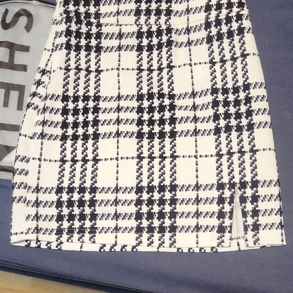 SHEIN Black and White Plaid Women's Skirt